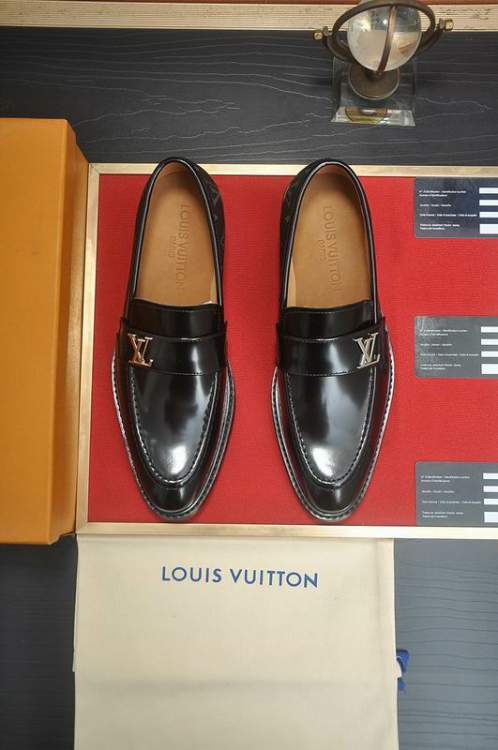 Picture of Louis Vuitton Shoes _SKULVsz38-45hnh060614575